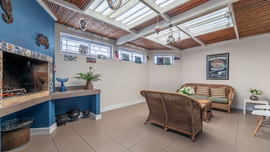 5 Bedroom Property for Sale in Plattekloof 2 Western Cape